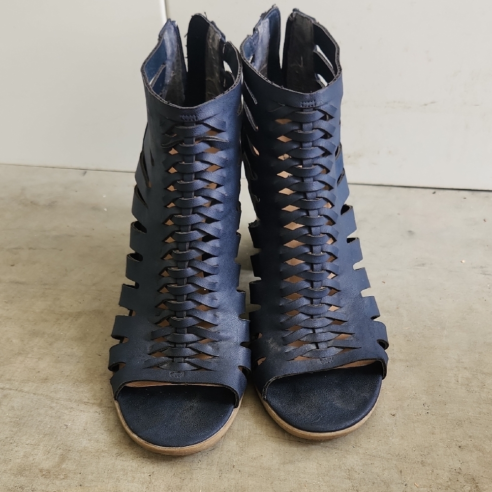 Indigo Rd Blue block Heeled Sandals with Faux Leather Cutout Design Womens 10 - Picture 3 of 8